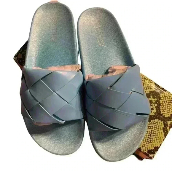 Slides - Picture 1 of 8